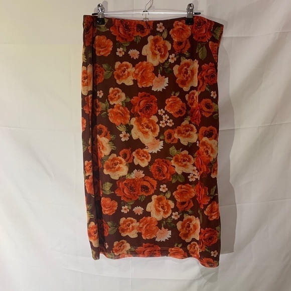 3/$28❤️SHEIN floral, multicolor print skirt, size XL - Picture 2 of 5